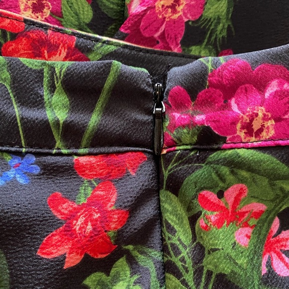 Liz Claiborne Career Black Floral Midi Skirt - Picture 9 of 9